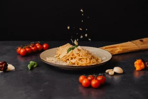 Pasta mit Parmesan des italienischen Restaurants Sempre Bello in Iffezheim, fotografiert von Fox-Media.eu und Lisa&Andi Photography.