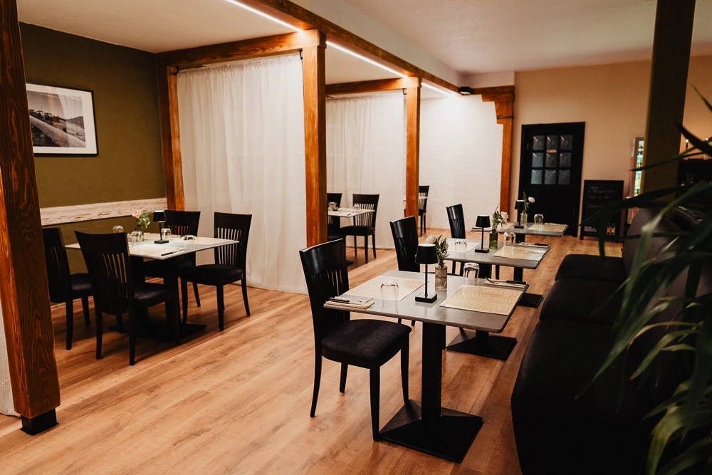 Räumlichkeiten des italienischen Restaurants Sempre Bello in Iffezheim, fotografiert von Fox-Media.eu und Lisa&Andi Photography.